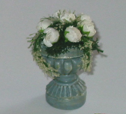 Filled Planter - Roses (Round)